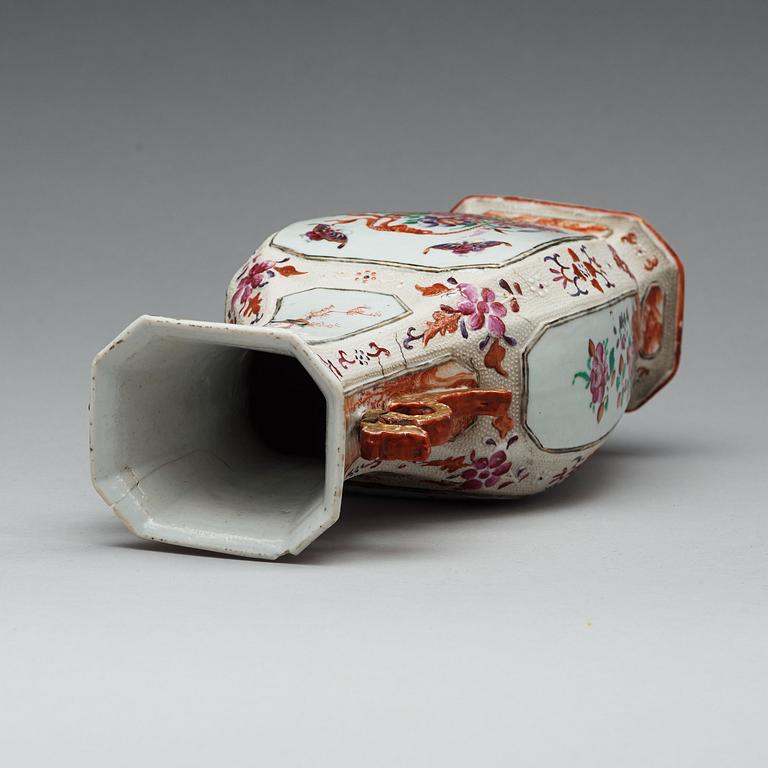 VAS, kompaniporslin. Qingdynastin, Qianlong (1736-95).