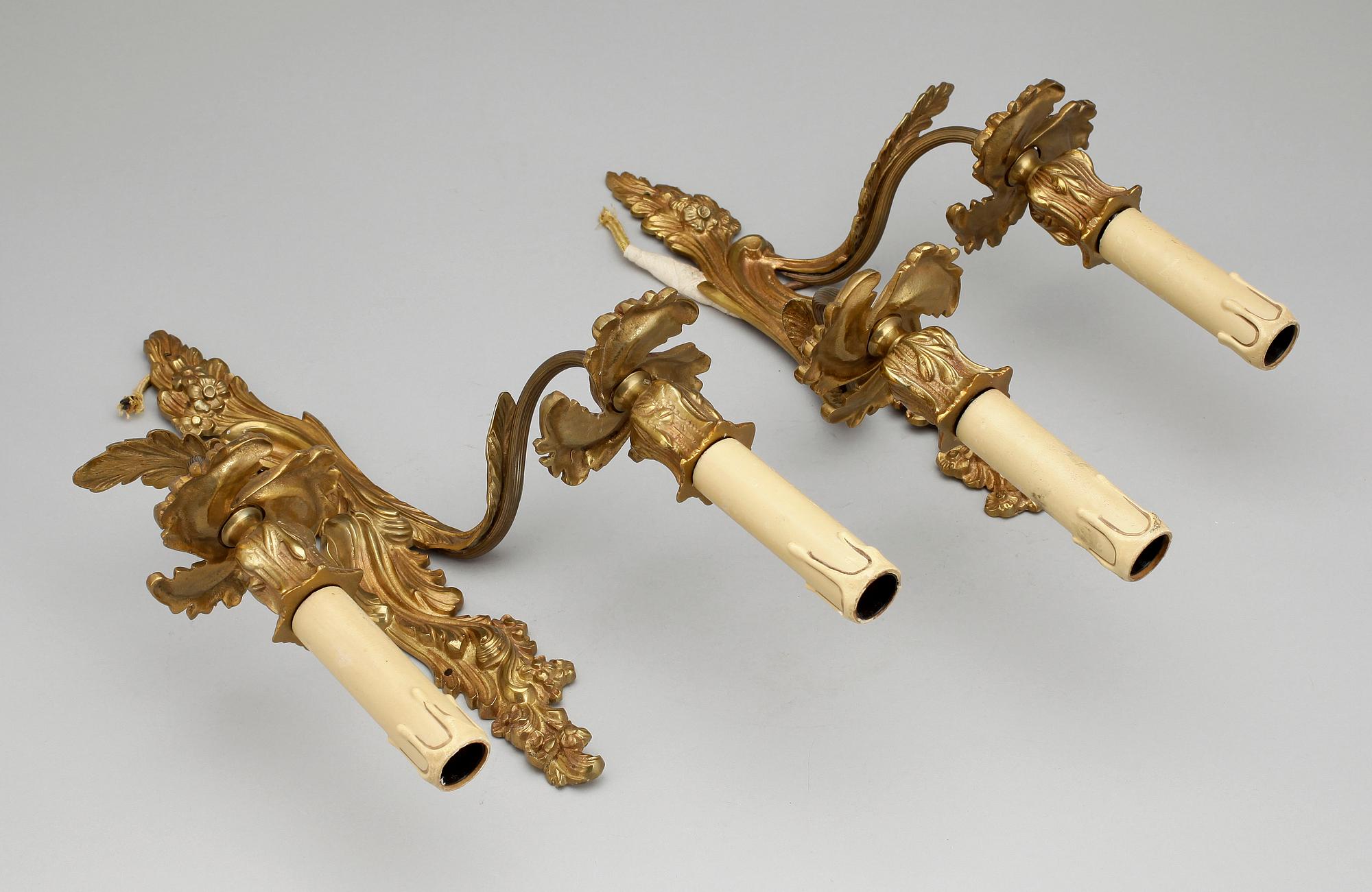 APPLIQUER, ett par, rokokostil, 1900-talets mitt.