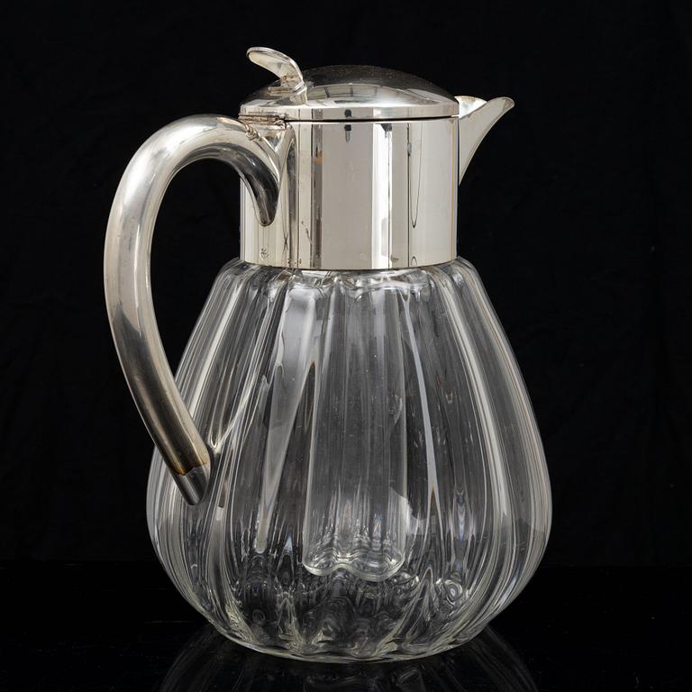 Lemonadkanna/cocktailkanna, saluförd på Firma Svenskt Tenn, 1900-talets andra hälft.