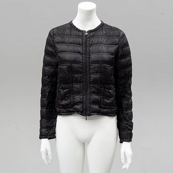 MONCLER, nätt dunjacka för dam, Longue Saison, storlek 2.