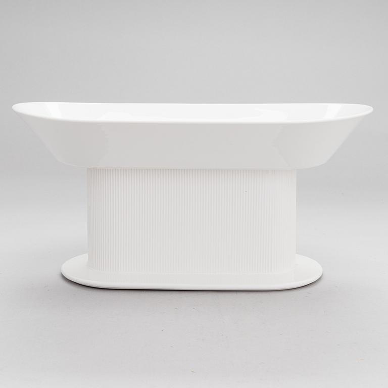 Heikki Orvola, a serving dish 'Fontana', Arabia Pro Art Collection Finland.