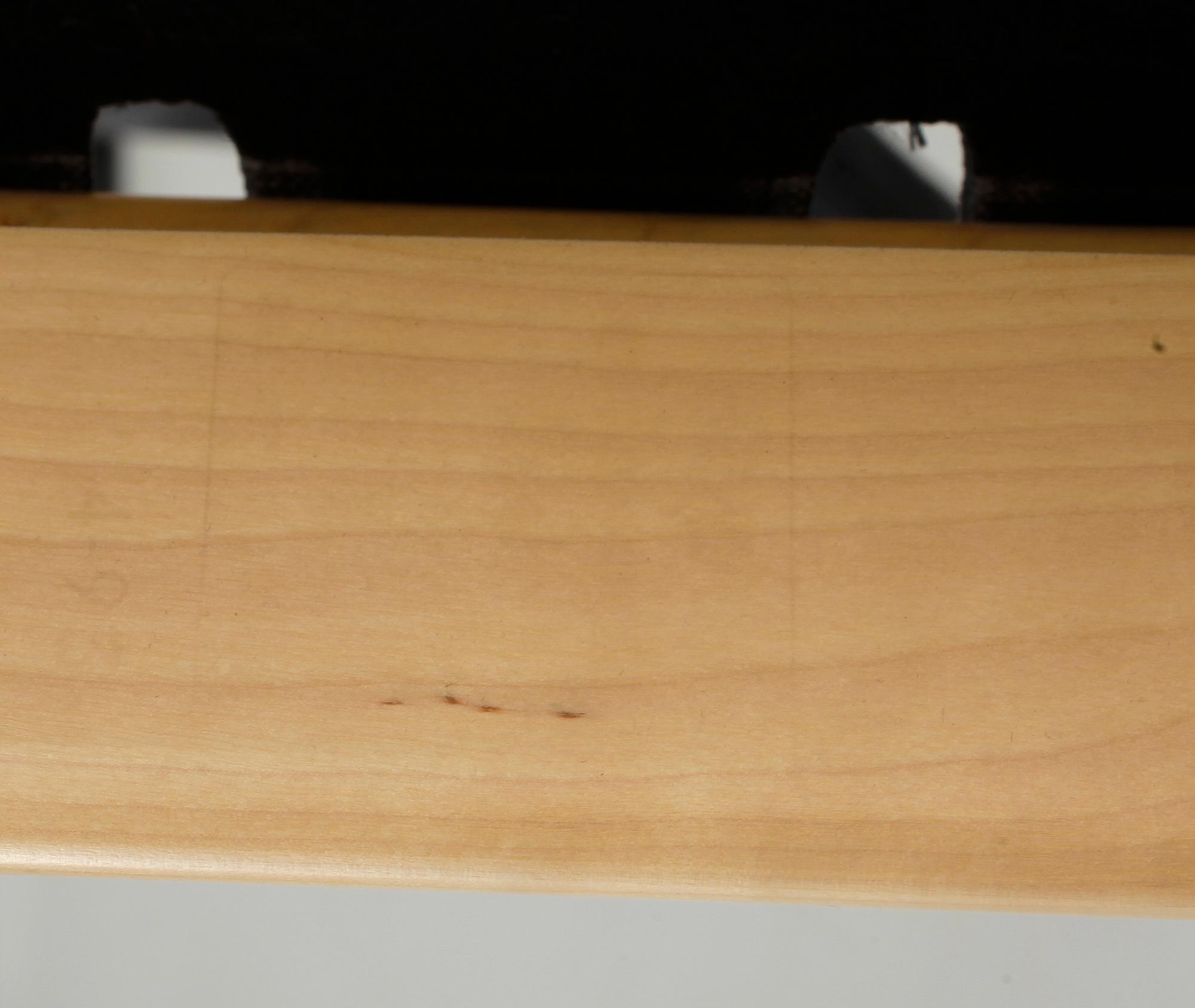 KARMSTOLAR, 2 st, modell 45, Alvar Aalto, Artek. Modellen formgiven 1947.