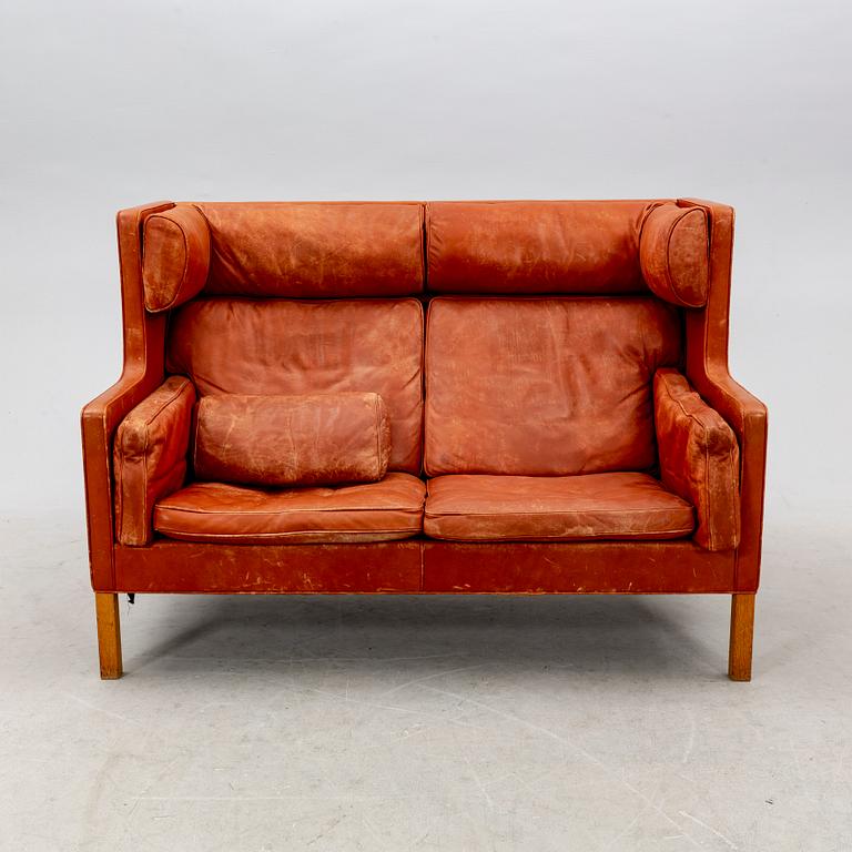 Børge Mogensen, leather sofa, model 2192 "Coupé". Fredericia Furniture, Denmark, later part of the 20th century.