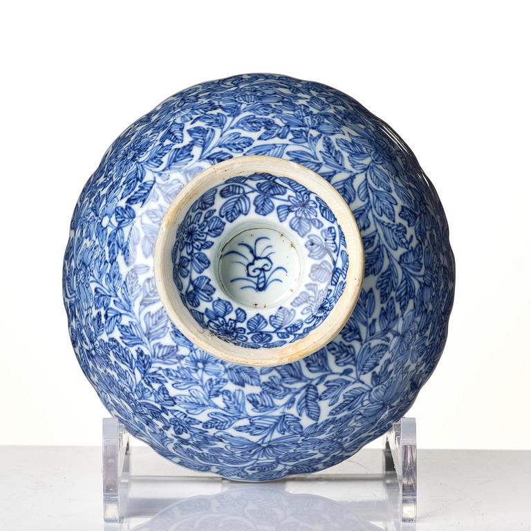 A rare blue and white stemcup, Qing dynasty, Kangxi (1662-1722).