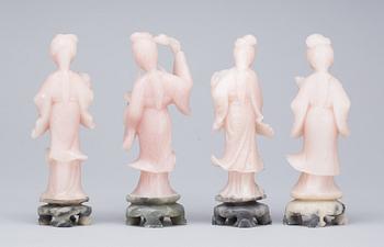 FIGURINER, 4 st. Orientaliska, rosenkvarts-liknande.