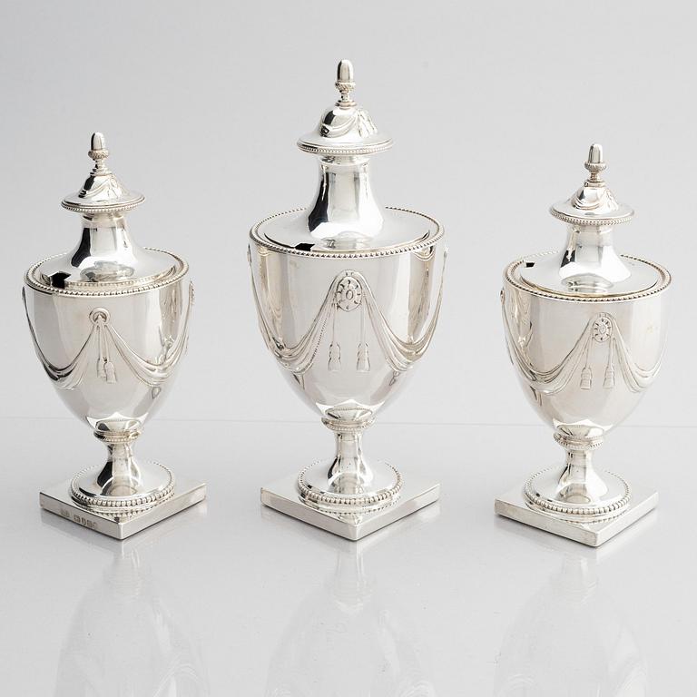 Bordsgarnityr, 3 delar, silver, troligen George Gray, London, England, 1787.