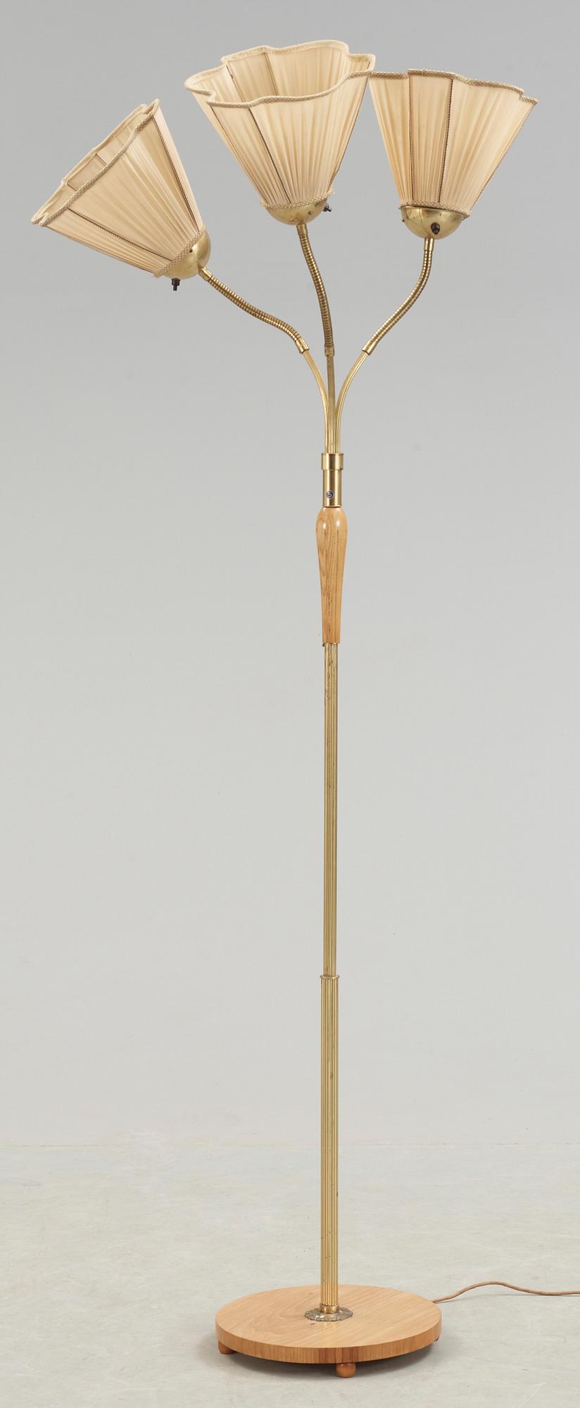GOLVLAMPA, omkring 1900-talets mitt.