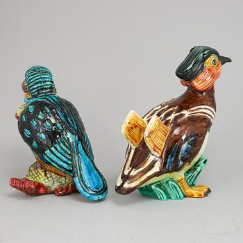 GUNNAR NYLUND, two stoneware sculptures of birds, Rörstrand, Sweden mid 20th century.