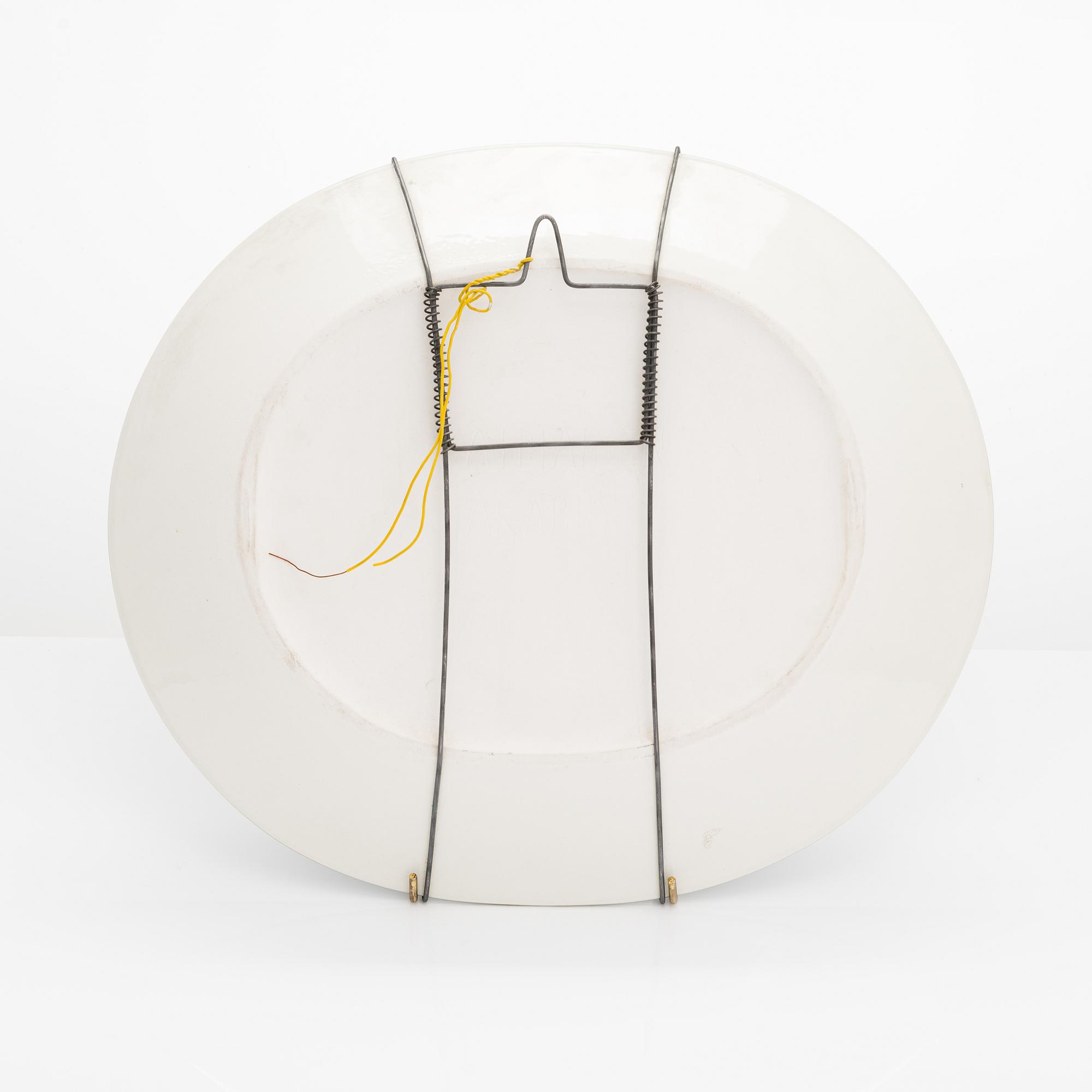 Birger Kaipiainen, a stoneware decorative dish signed Kaipiainen Arabia.