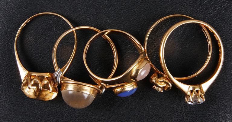 RINGAR, 5 st, guld 18k samt stenar. Tot vikt 15 gram.