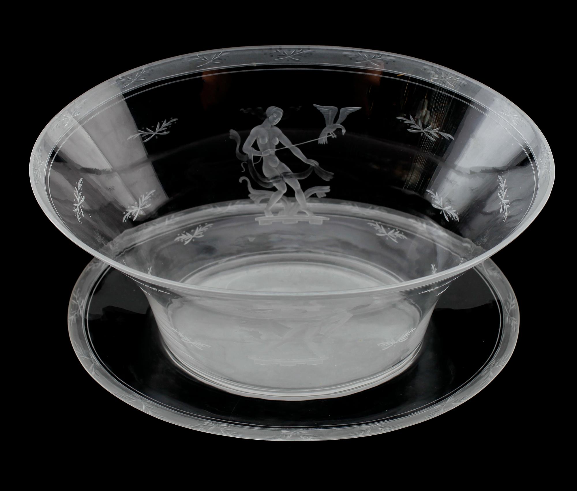 SKÅL PÅ FAT, glas, Edward Hald, Orrefors, daterad 1934.