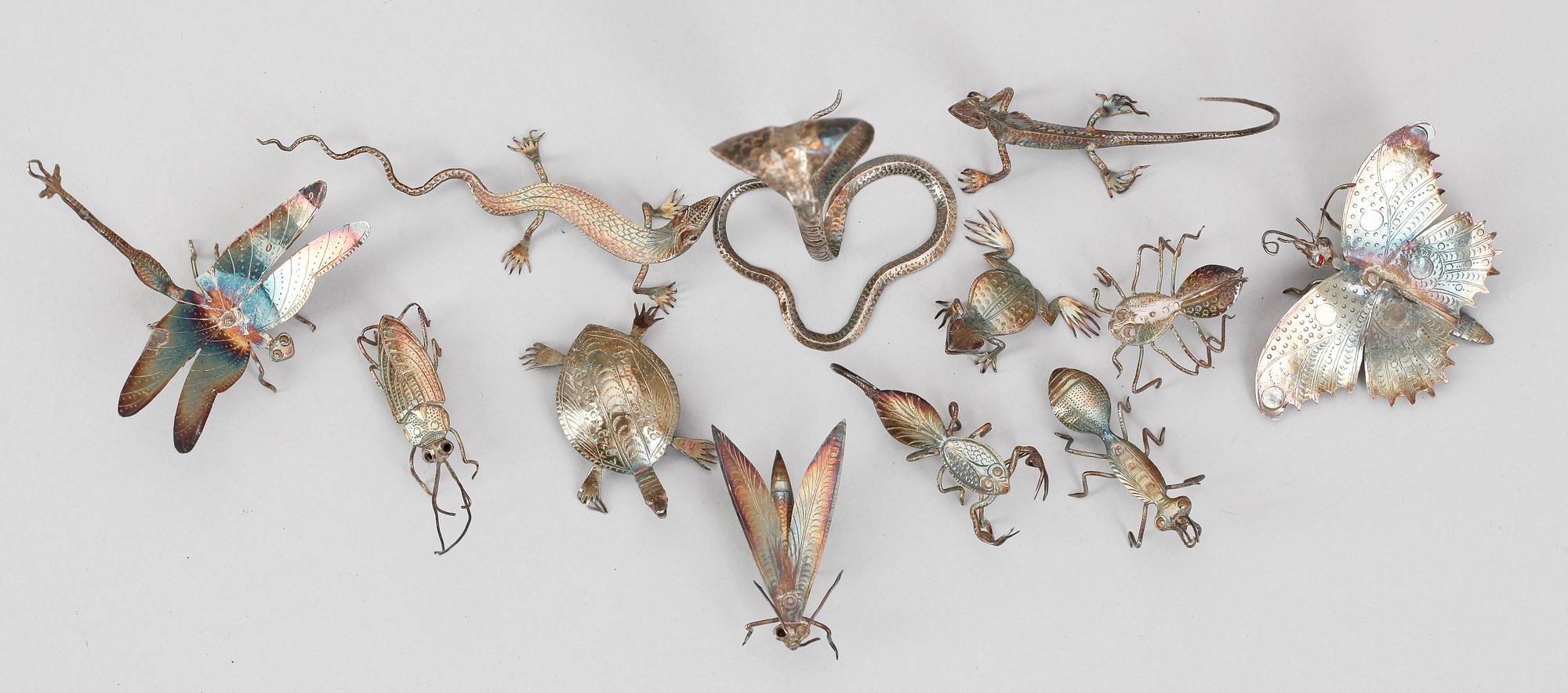 FIGURINER, 12 st, silver, ej stämplade, 1900-tal. Totalvikt 73 g.