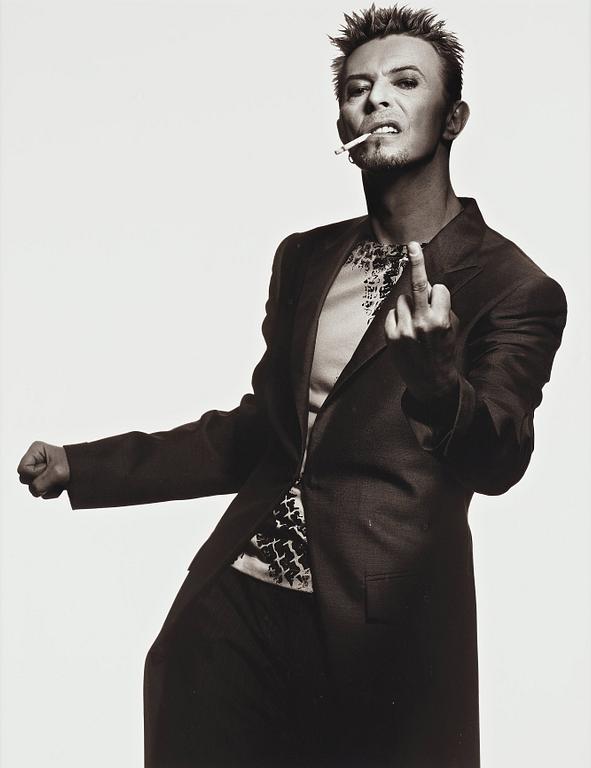 Albert Watson, "David Bowie, The Finger, New York City, 1996".