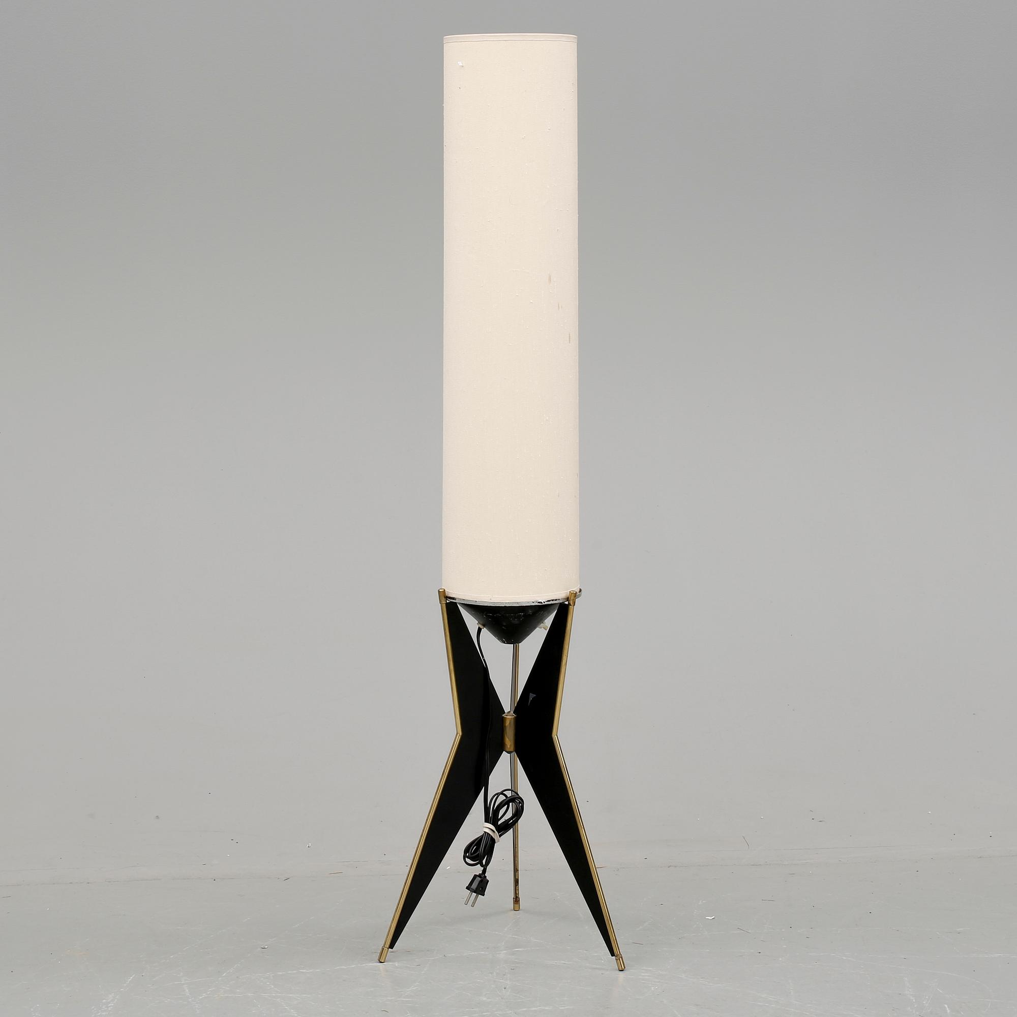 GOLVLAMPA, 1900-talets mitt.