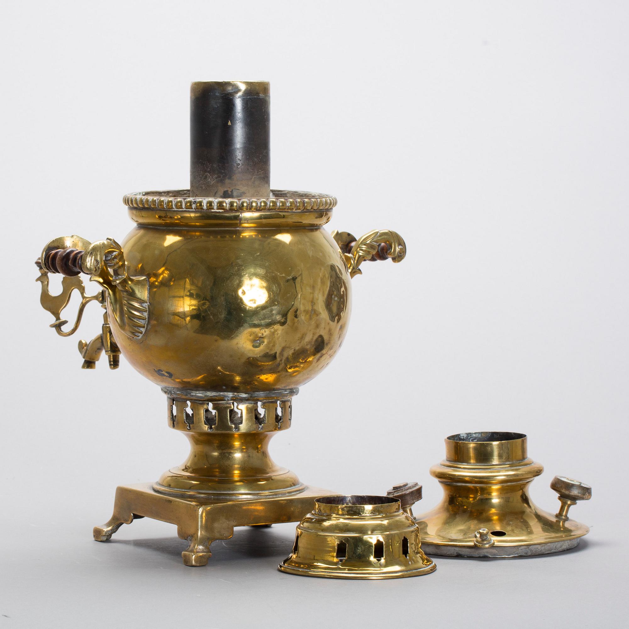 SAMOVAR, mässing, Ryssland. Omkring 1900.