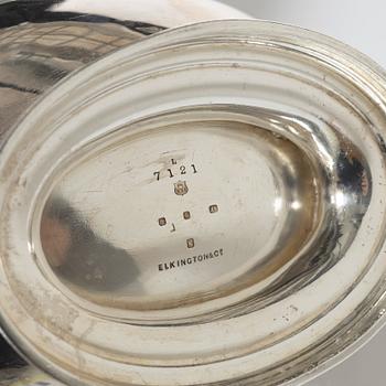 Bowls with lids, a pair, silver plate, Elkington, 20th century.