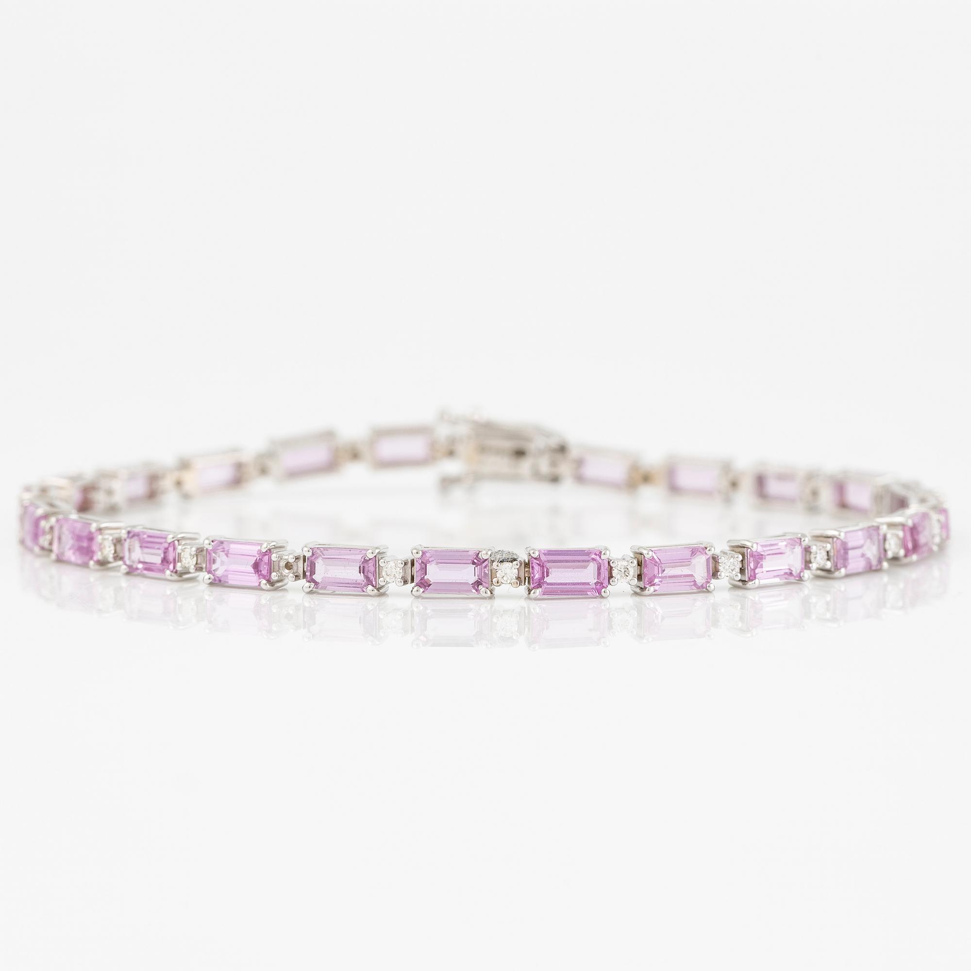 Bracelet 18K white gold with pink sapphires and brilliant-cut diamonds.
