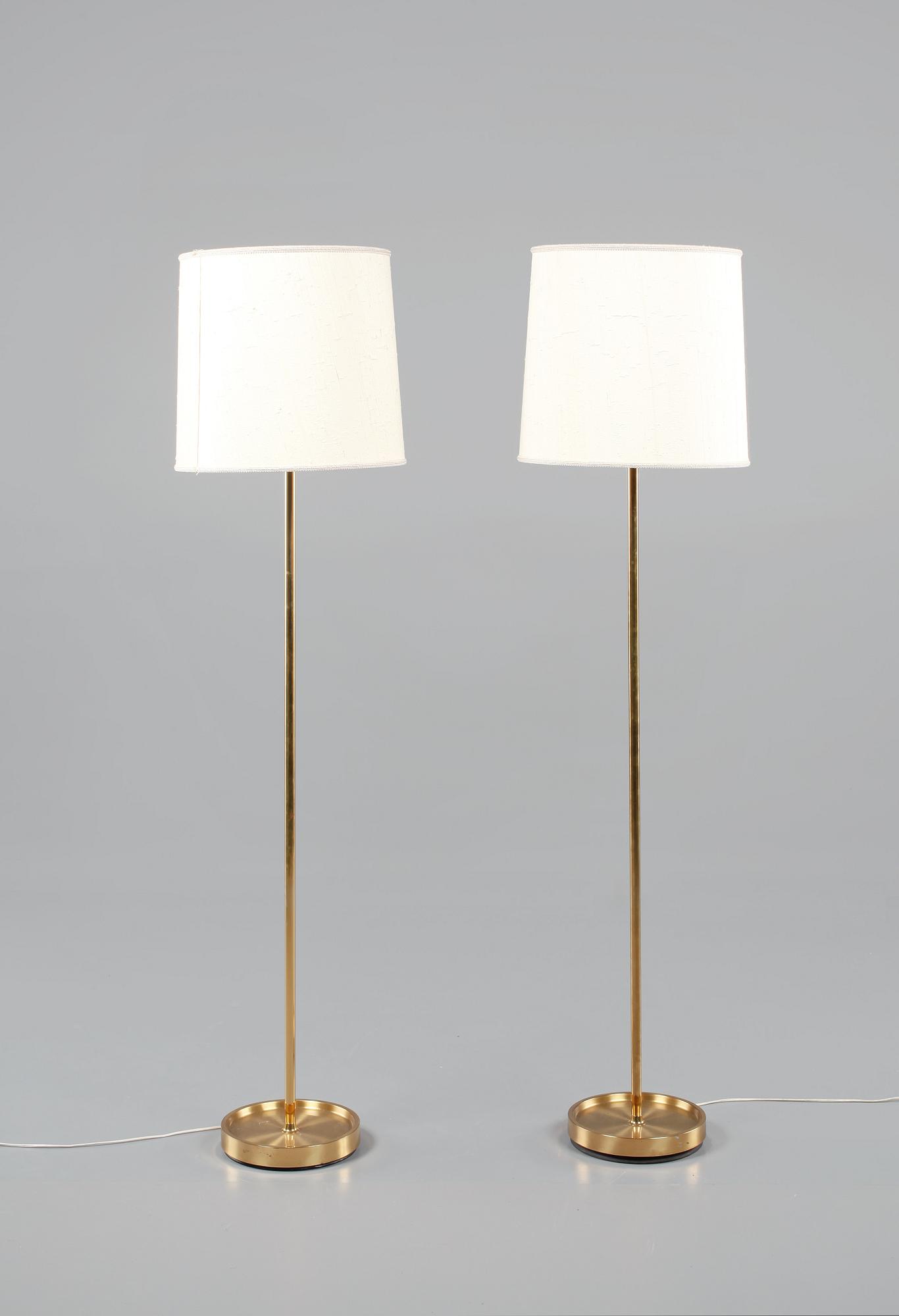 GOLVLAMPOR, ett par, s k "Uplights", Fagerhults belysning, 1900-talets andra hälft.