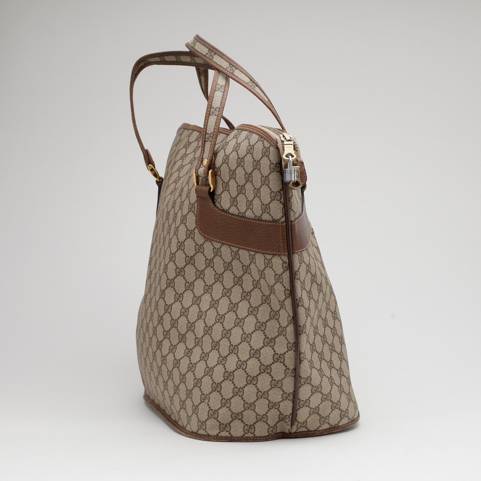 GUCCI, axelremsväska / bag.