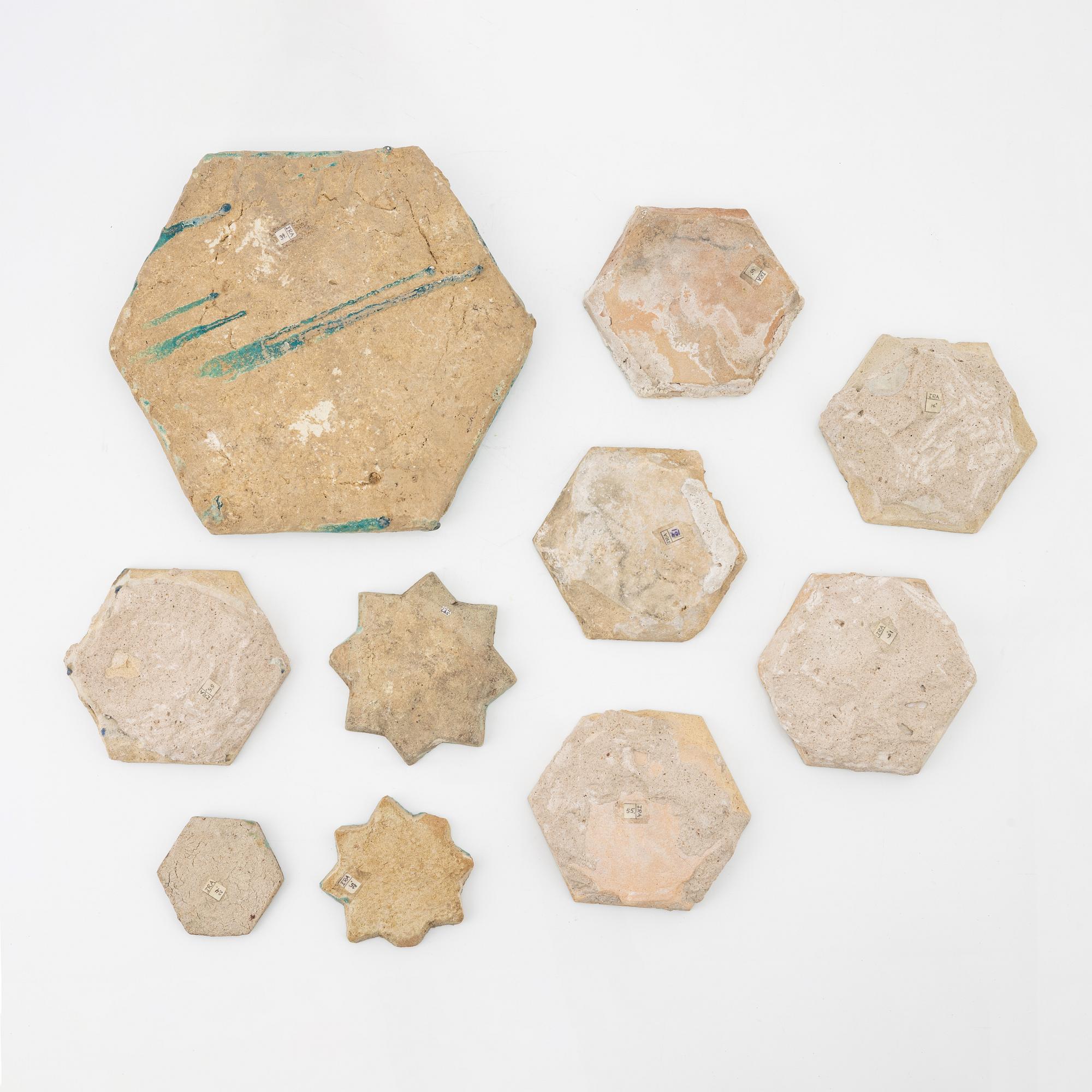 Kakelplattor, tio stycken, glaserat lergods, Qajardynastin Persien (Iran), 1800-tal.