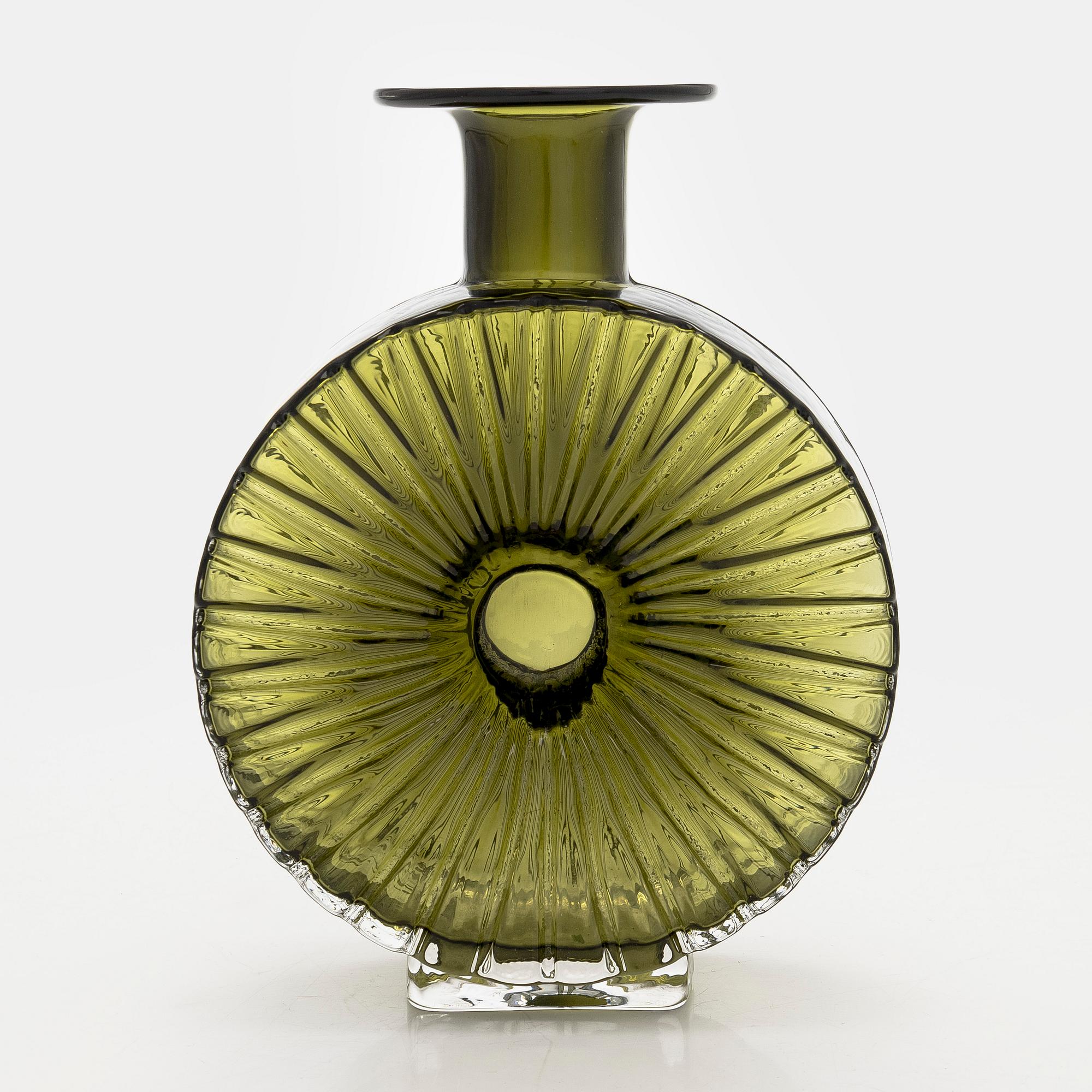 Helena Tynell, a 'Sun bottle' for Riihimäen Lasi Oy. In production 1964-1974.