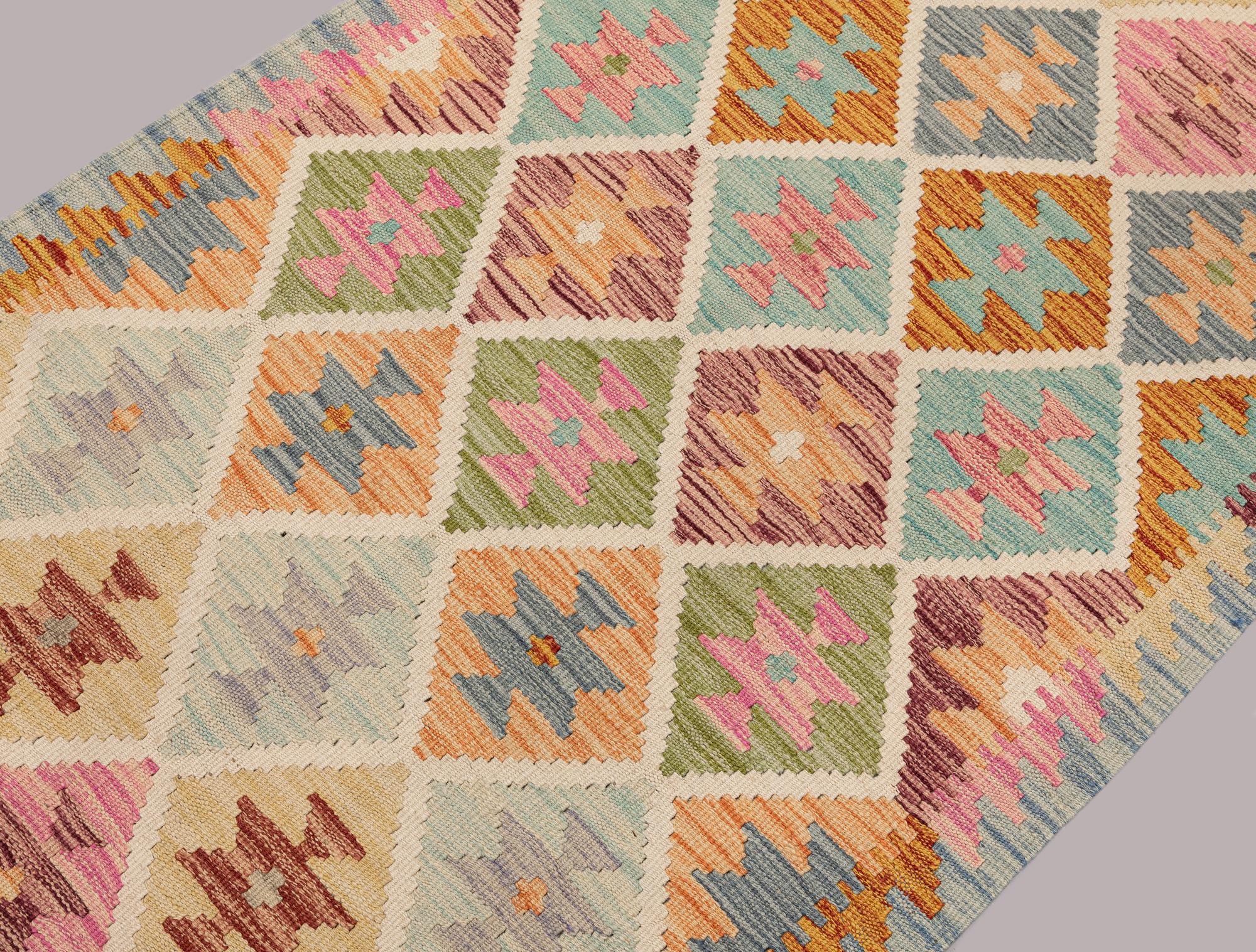 A Kilim runner, approx. 389 x 81 cm.