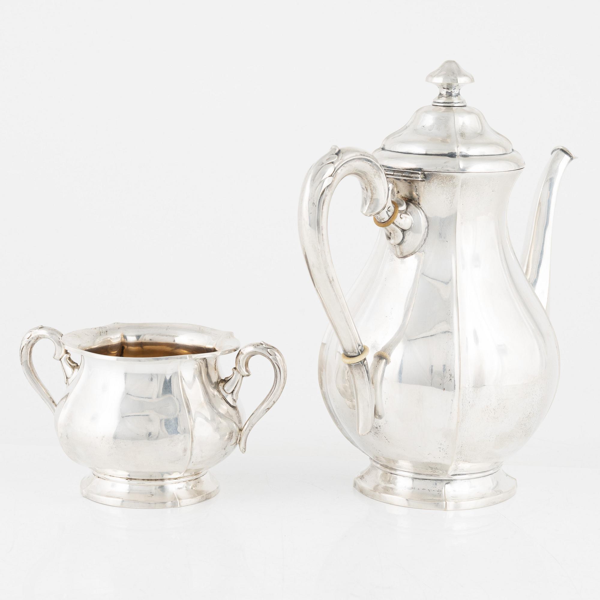 A Finnish silver coffee pot and a sugarbowl, Kultakeskus, Hämeenlinna, 1928.