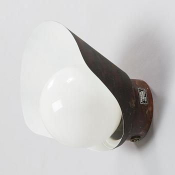 Paavo Tynell, a mid-20th century '7309' outdoor light / wall light for Idman.