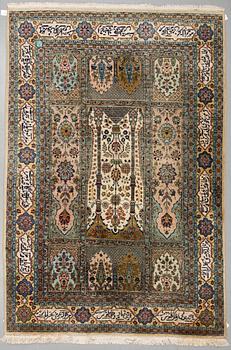 A CARPET, a Tabriz probably, ca 283-288 x 183,5-188,5 cm.