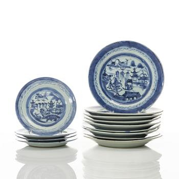 A set of thirteen Chinese blue and white porcelain dishes, Qing dynasty, 19th century.