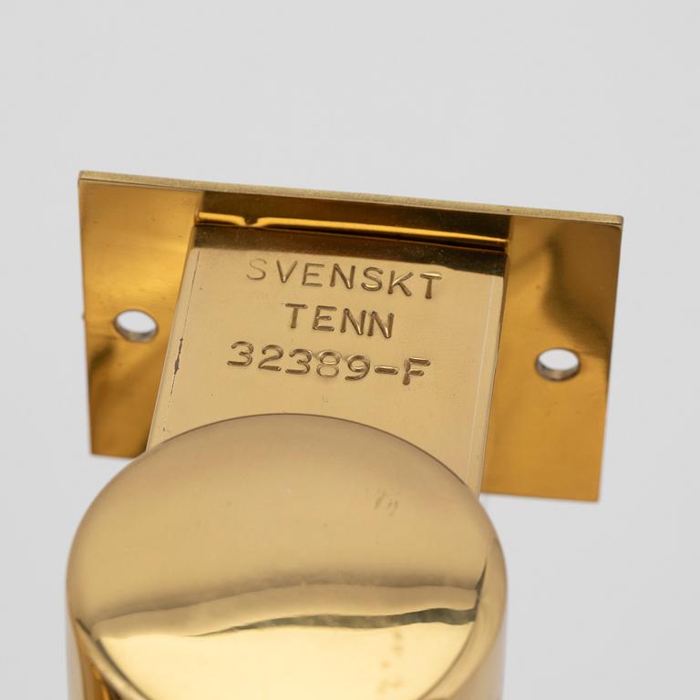 Josef Frank, wall lamps, a pair, model "32389", Svenskt Tenn, 21st century.