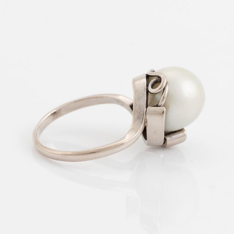 Ring 14K guld med en pärla.