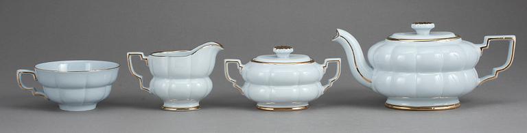 A tea set "Grand" by Arthur Percy for Gefle /Upsala-Ekeby porcelain factory. 15 pieces. Designed in 1930.