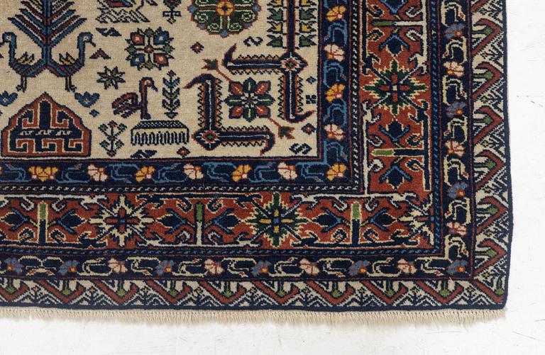 A figural oriental carpet, c. 205 x 134 cm.