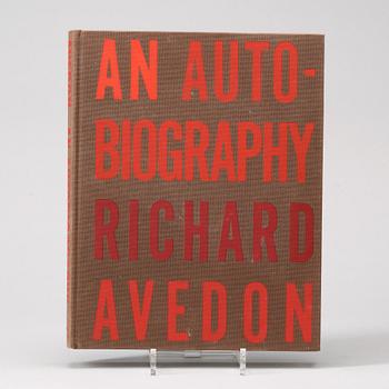 Photo books, 6, books and 9 small folders, Richard Avedon.