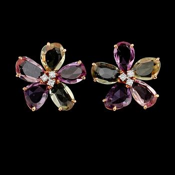 ÖRHÄNGEN, 1 par, 18k roséguld, diamanter 0.06 ct samt olikfärgade safirer tot ca 5.20 ct.