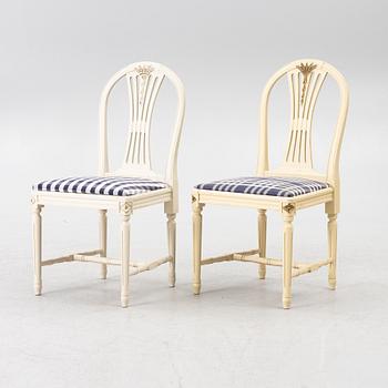 Dining table with 10 chairs, Gustavian style, second half of the 20th century.