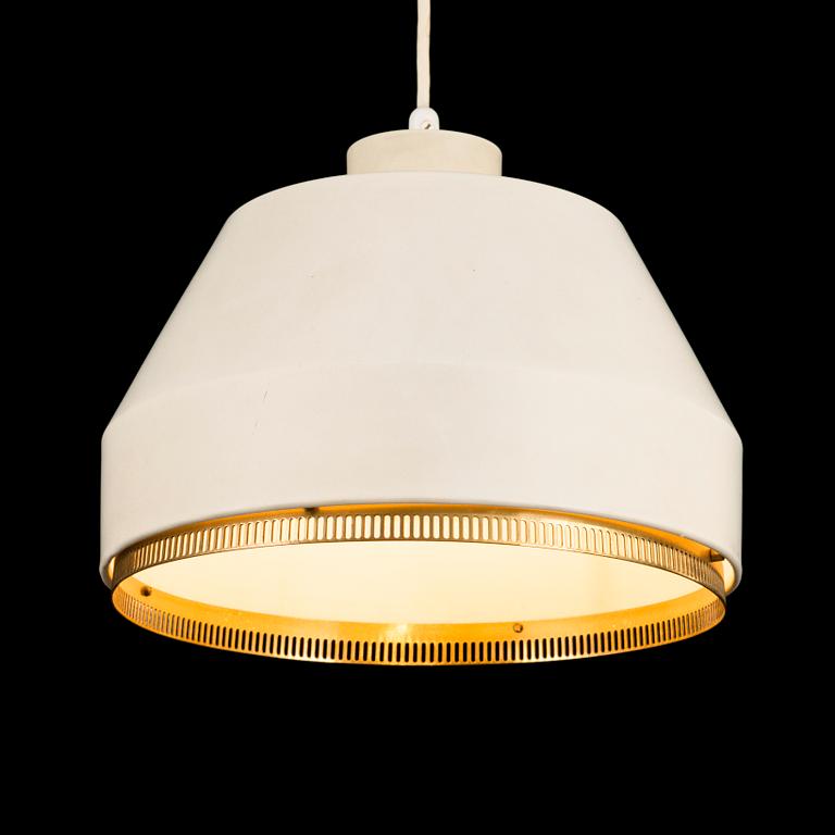 A 'AMA 500' pendant light for Valaistustyö.