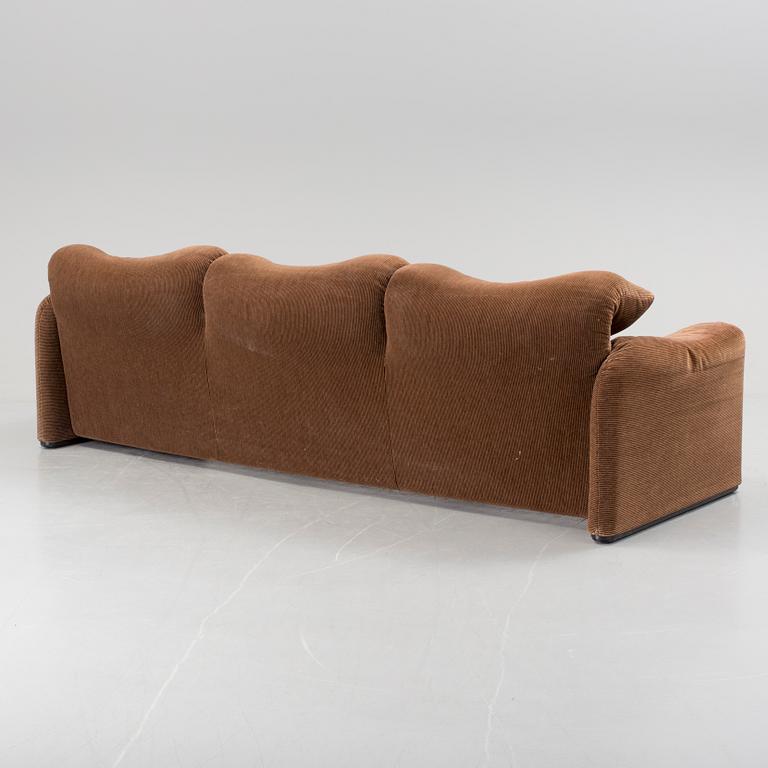 A "Maralunga" sofa by Vico Magistretti for Casina, 1970´s.