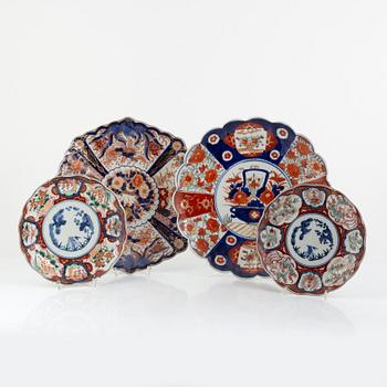 A group of four Japanese imari dishes, 19th and 20th century.