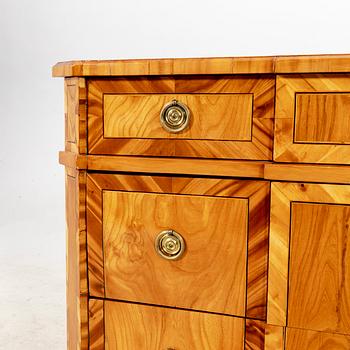 A late Gustavian dresser around 1800.