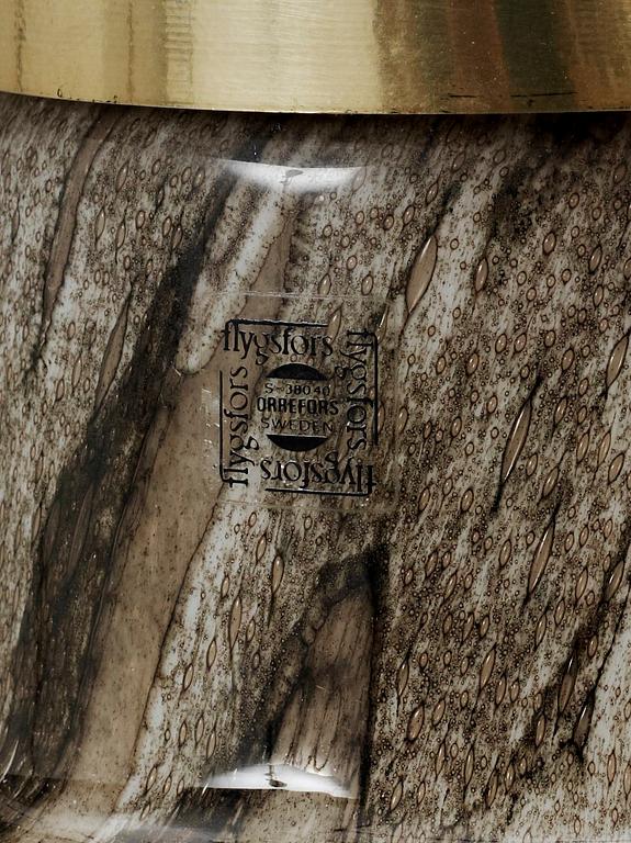 TAKLAMPA, glas och mässing, Flygsfors Orrefors. 1970/80-tal. H tot 110.