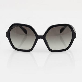 Prada, solglasögon.