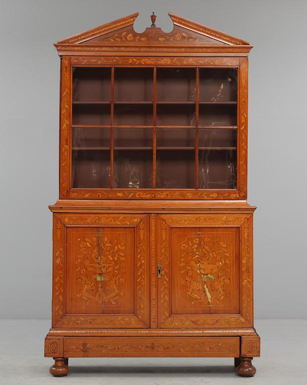 VITRINSKÅP, Holland, 1700/1800-tal.