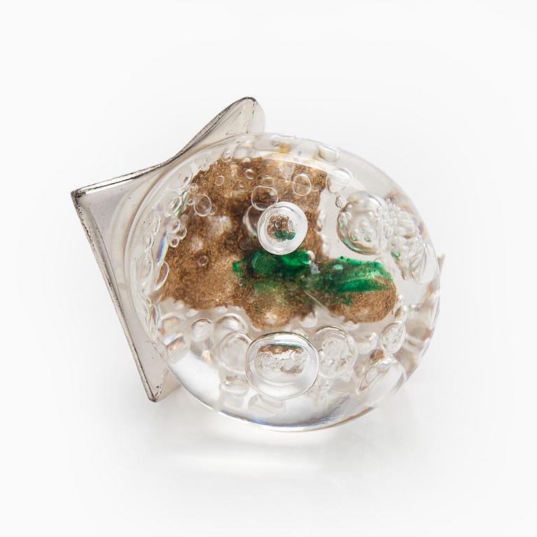 Björn Weckström, Ring, "Förstelnad sjö", akryl, silver, Lapponia 1974.
