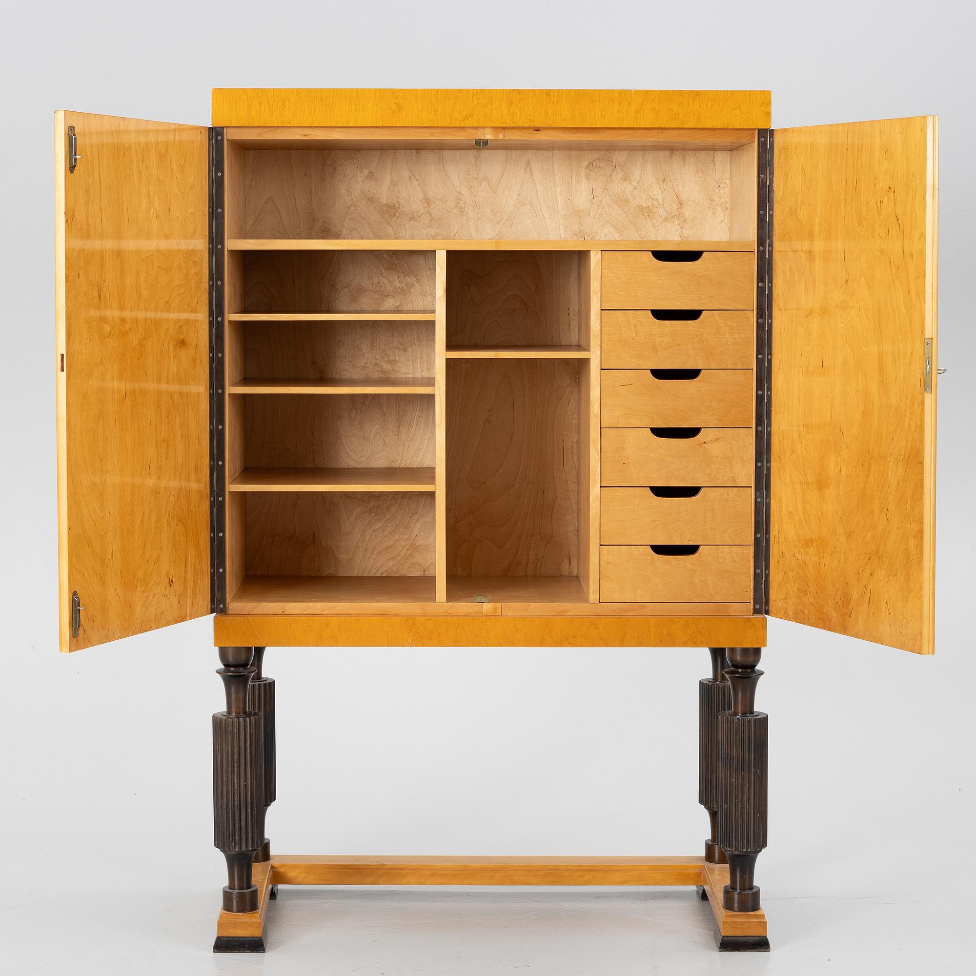 A cabinet, Swedish Grace, first half of the 20th century.