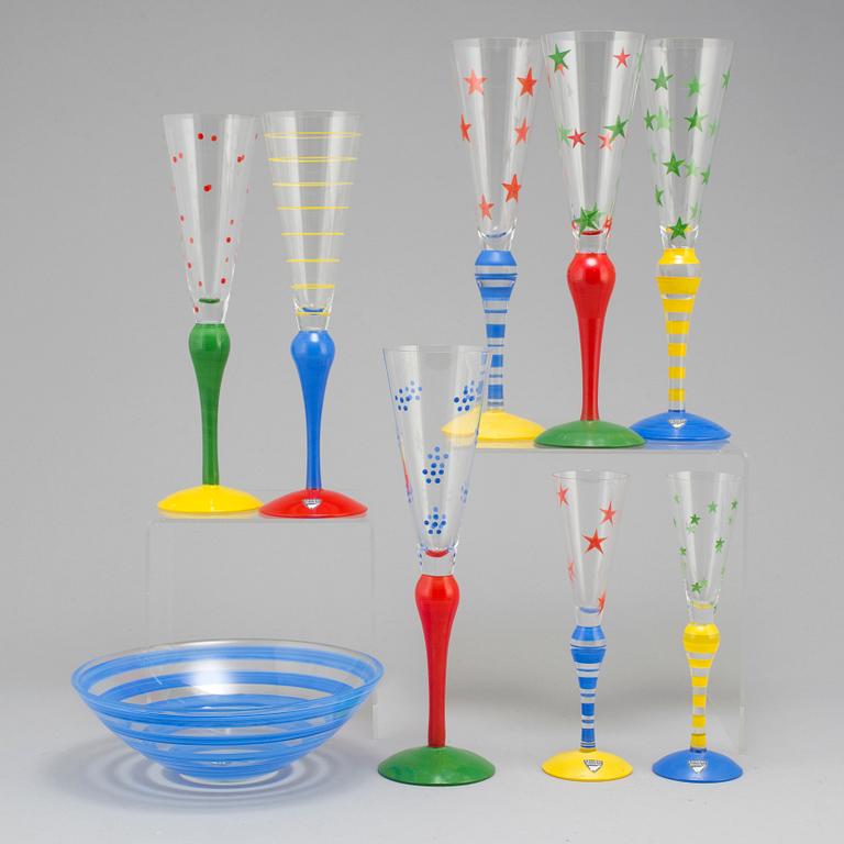 ANNE NILSSON, glas, 8 st samt skål, glas, "Clown", Orrefors.