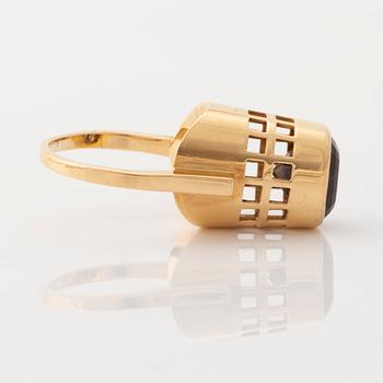 An 18K gold and smoke quartz Sigurd Persson ring.