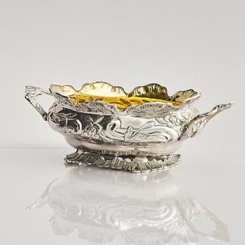 A Prussian 18th century parcel-gilt silver monteith bowl, mark of Gottfried Nöffel (Neffel), Königsberg, Prussia 1771.