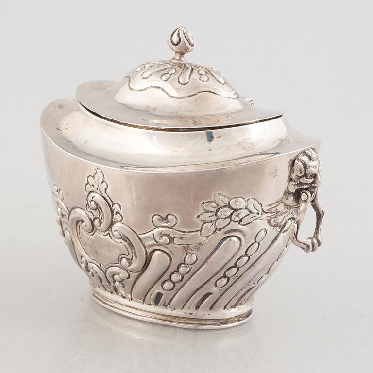 An English silver sugar bowl, mark of Charles Stuart Harris, London 1897.